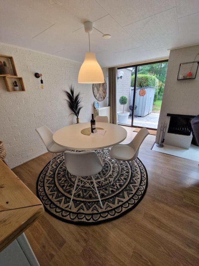 Ervaar Vredige Rust In Deze Charmante Knusse Bungalow Posterholt 외부 사진